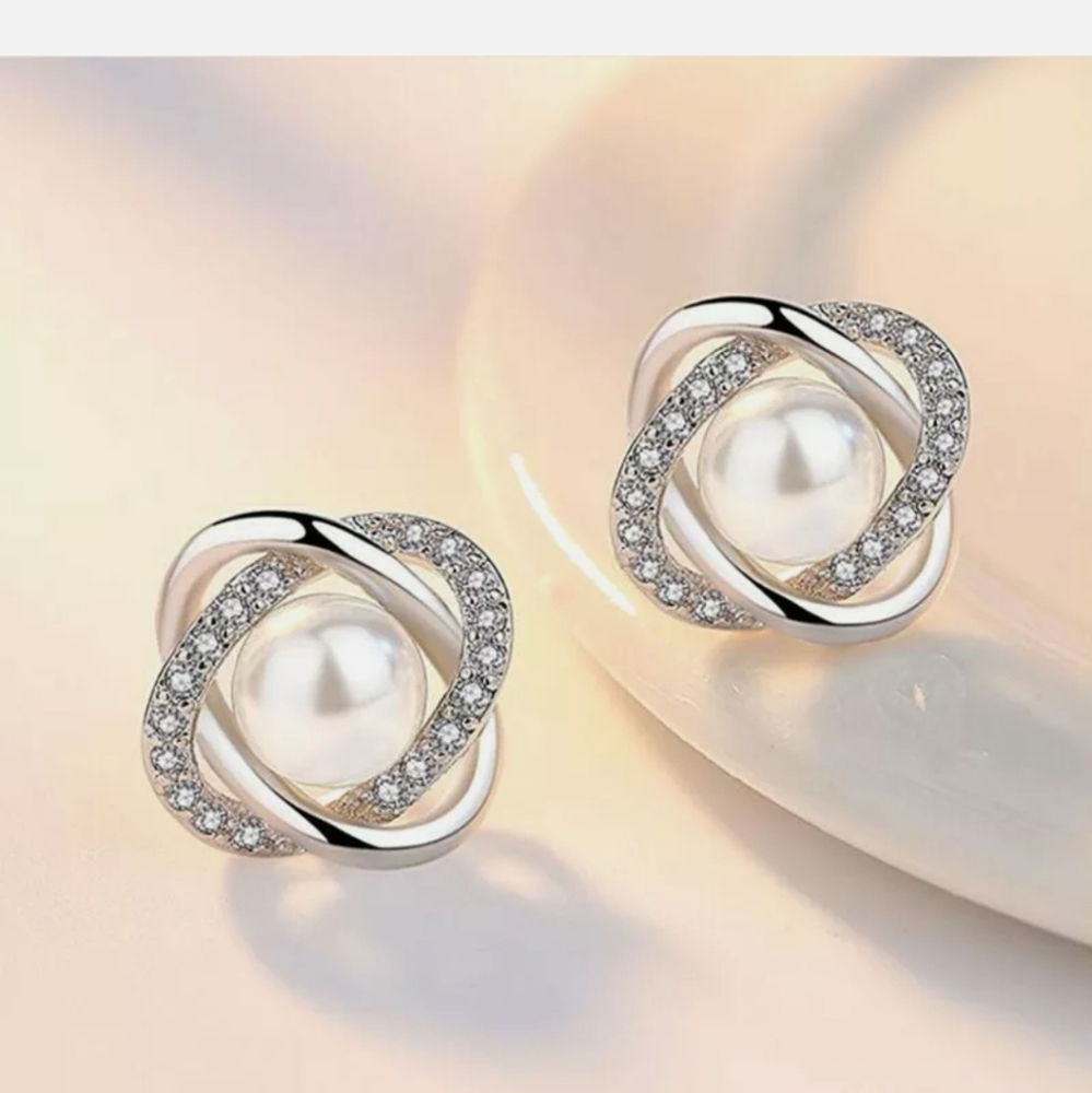 925 Silver Stud White Pearl Earrings - Picture 3 of 4